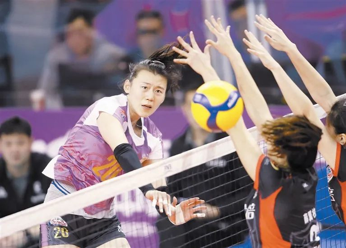 球场上的精彩瞬间。