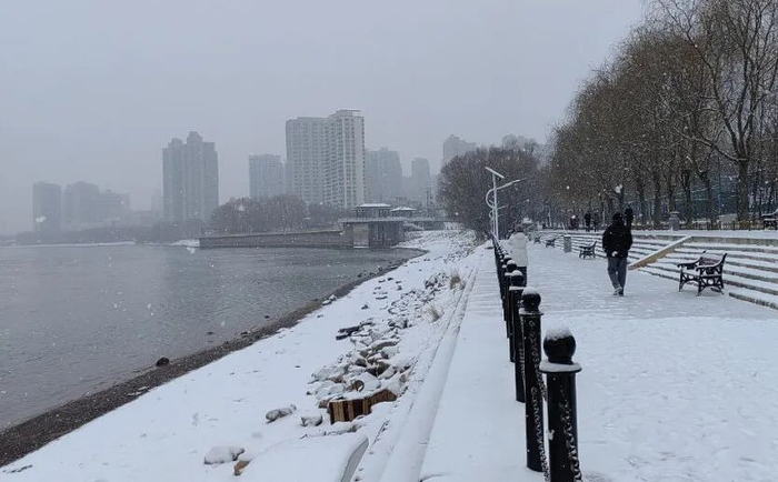 △ 2日，兰州迎2024年第二场大雪。