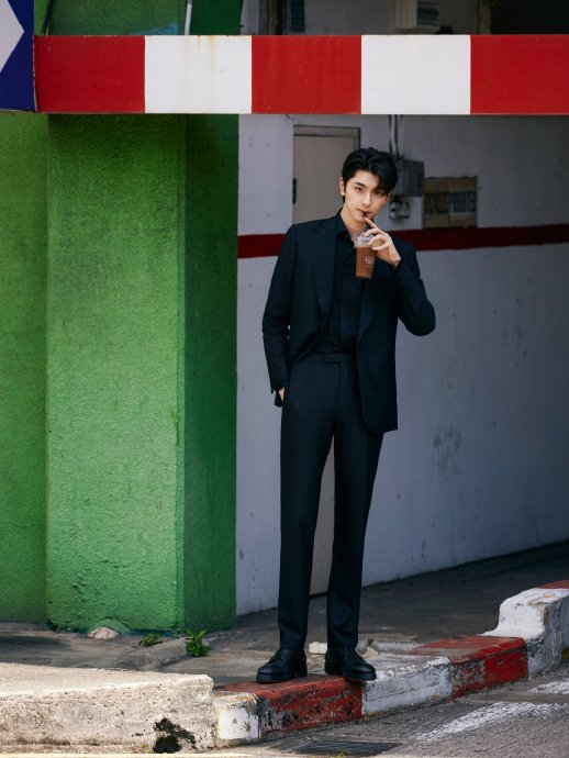 林一腿也太长了吧#这个腿和这个脸加起来真的有点绝鲨了