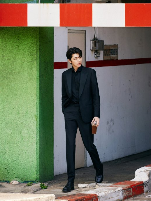 林一腿也太长了吧#这个腿和这个脸加起来真的有点绝鲨了