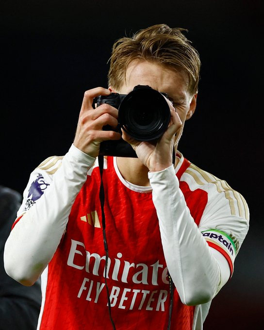 卡拉格昨晚批评了阿森纳队长厄德高赛后拍照的行为