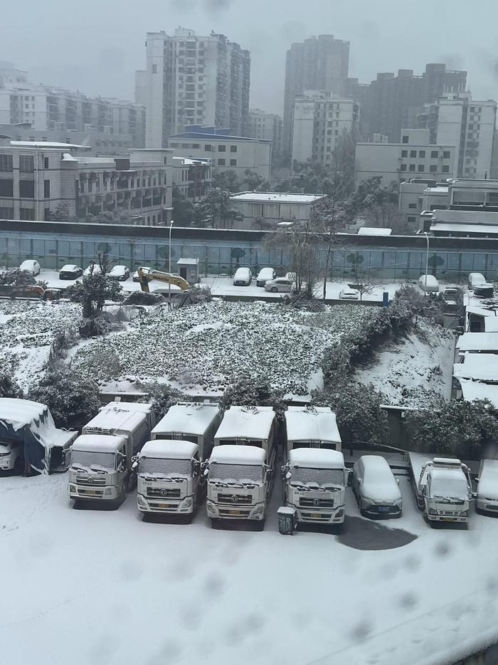 火车窗外图片雪景图片