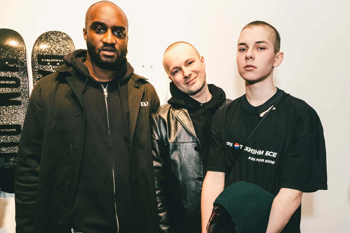 互删了俄罗斯yeezy67总监火速离职和侃爷绝交了