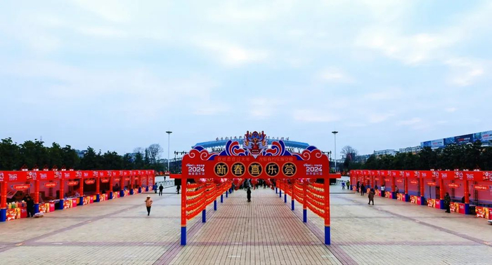 今天下午金州广场拉开大幕