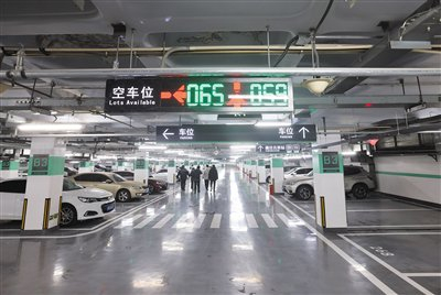 春运高峰七站主要停车场免费半小时