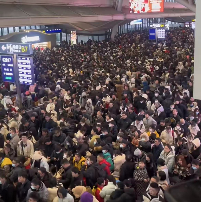 2月4日武汉站候车室&nbsp; &nbsp; 图片来源：乘客供图