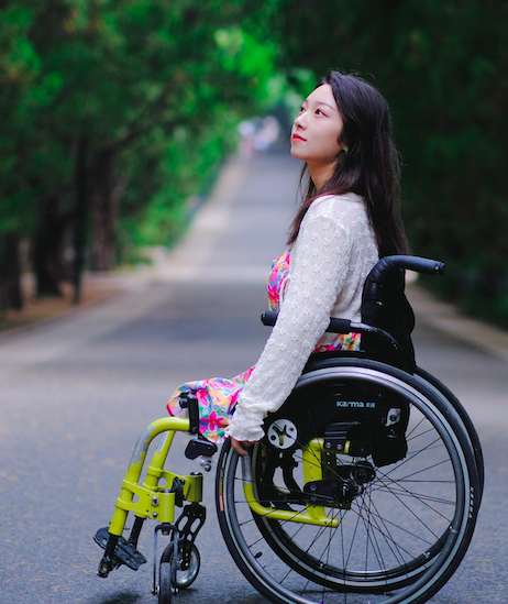 90后湖北轮椅美女:独居,超酷|湖北省_新浪新闻