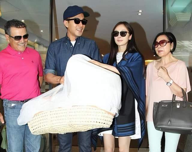 刘丹曝小糯米近况,刘恺威春节会带娃旅行,孙女开始对衣着有要求|刘丹