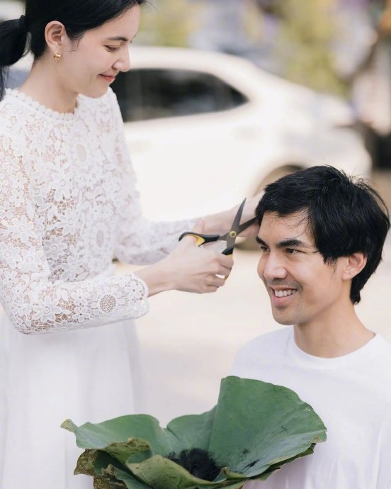 泰国混血女星黛薇卡·霍内mai在ins上分享自己帮男友ter_新浪新闻