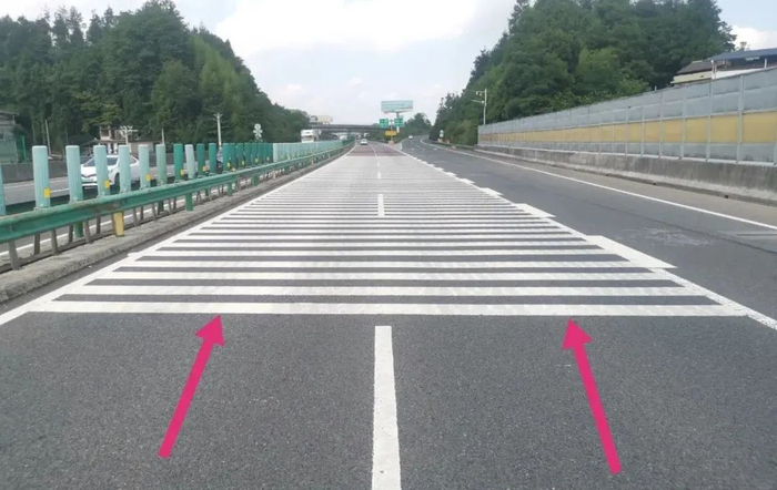 敲黑板这些高速标线再别认错