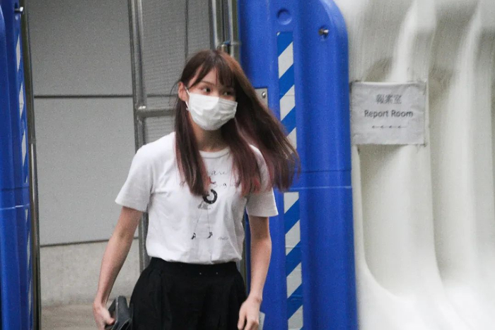 周庭|香港_新浪新闻