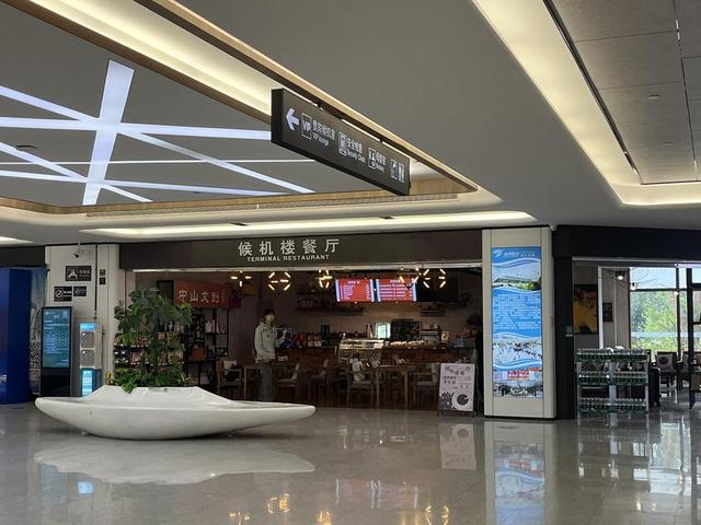老幼独自乘机不用愁,感受白云机场城市候机楼特色"春风服务"|新春走