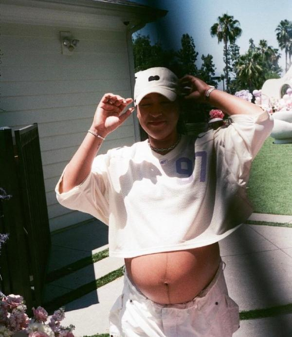 大坂直美晒出孕照。