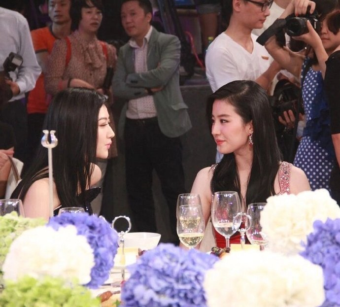 刘亦菲景甜早期同框|景甜|刘亦菲_新浪新闻