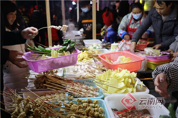 新春走基层昭通永善饍食街夜市开市万人共享饕餮盛宴