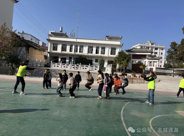 玉溪通海县四街镇四街社区寒假公益托管服务受欢迎