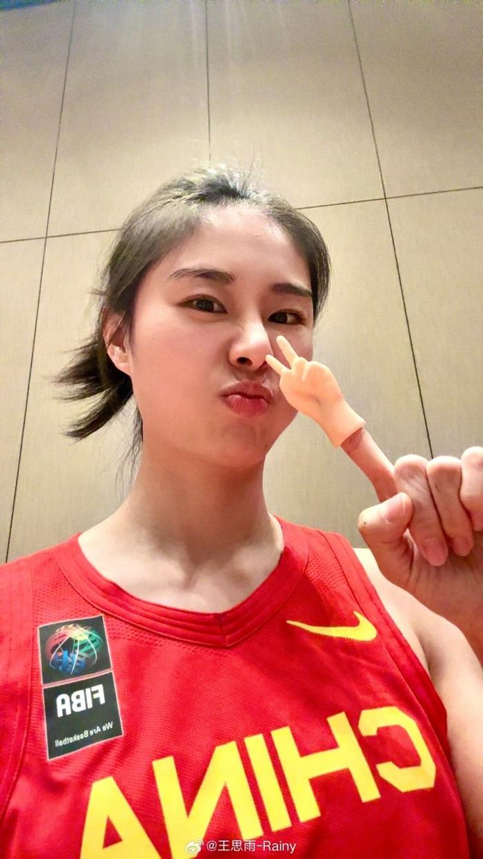 中国女篮队员王思雨图片