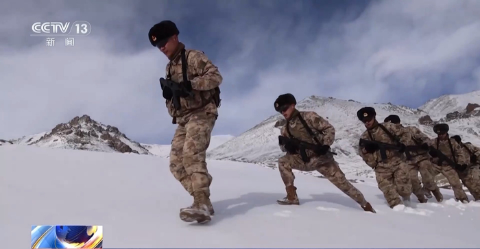 新疆军区某边防团卡拉其古边防连战士 陈文俊:在巡逻的路上,我看盗怂