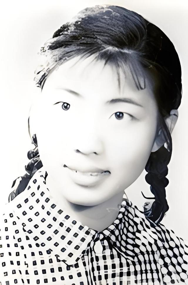主演《龙江颂》的李炳淑,丈夫离世20年后,82岁的她,近况如何?