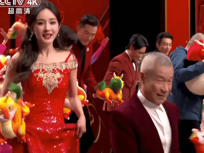 杨幂 刘诗诗春晚动图,谁让你惊艳了?|杨幂|春节联欢晚会|刘诗诗_新浪新闻