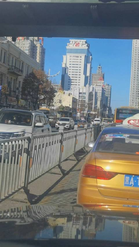 哈尔滨尚志大街最近一直人多车多道里尚志大街