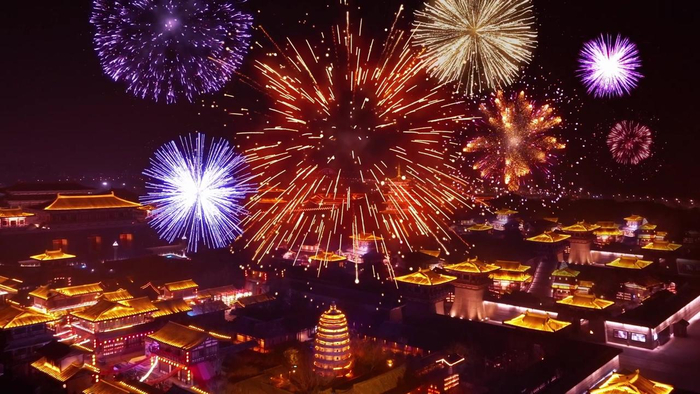 关注2024湖北卫视春晚戏曲多边形战士余少群主演