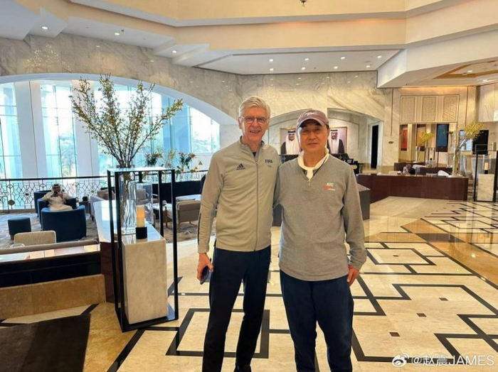 赵震在个人微博中写道:亚洲杯决赛没有中国队