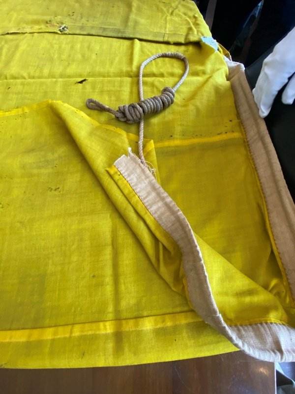 旗裤和扎旗绳索