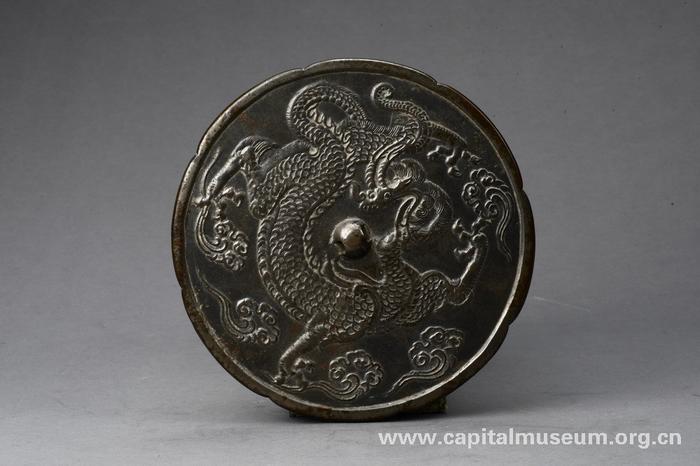 龙纹葵花式铜镜 唐（公元618-907年）首都博物馆 藏