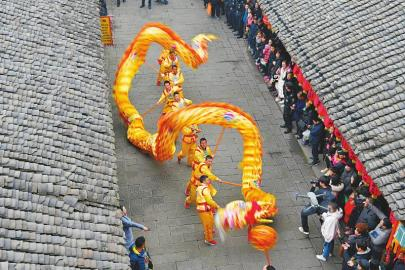 龙腾狮跃年画报春感受四川民俗里的浓浓年味