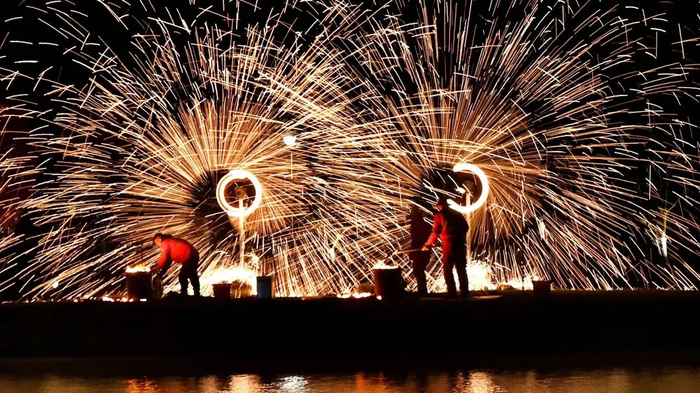 过年氛围感顶流全宇宙最魔性的烟花爆竹在哪里