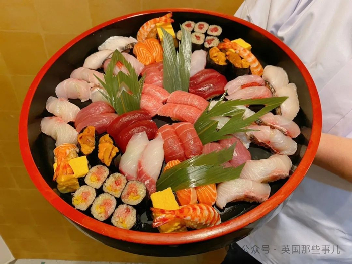 学11年才能当寿司师傅?当红寿司店师傅:我上网自学的_