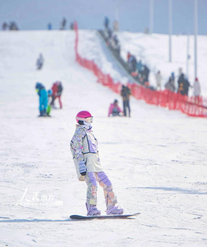 昌吉努尔加滑雪场门票图片