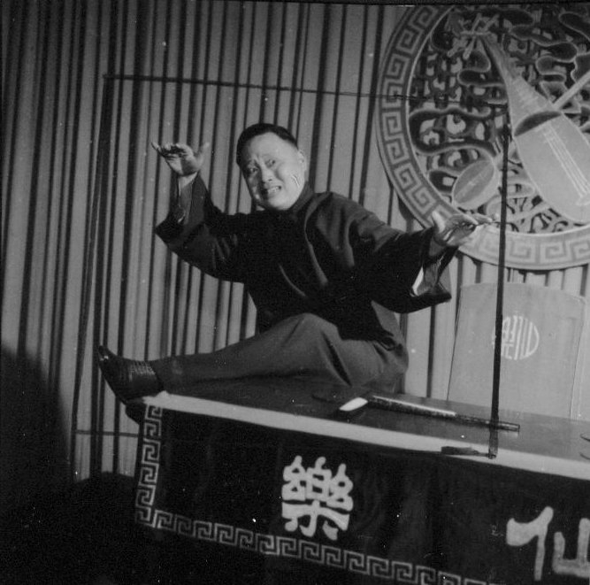 唐耿良在仙乐演出照