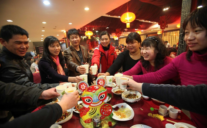 过年走亲访友,合理饮食很重要,别"吃多了"
