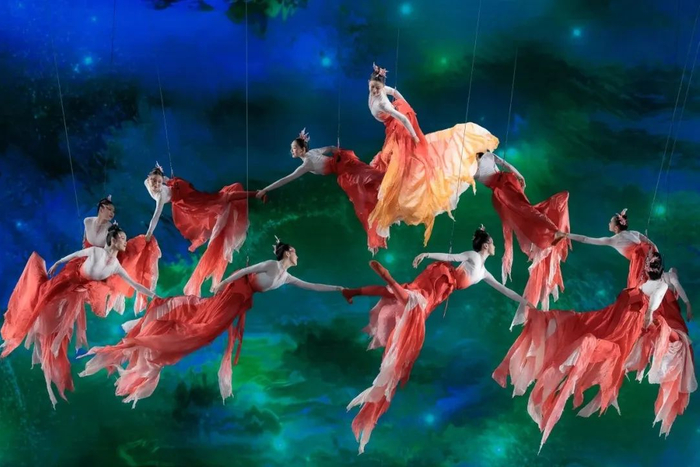 新报对话领舞华宵一:揭秘《锦鲤》的前世今生|锦鲤|威亚|春晚_新浪