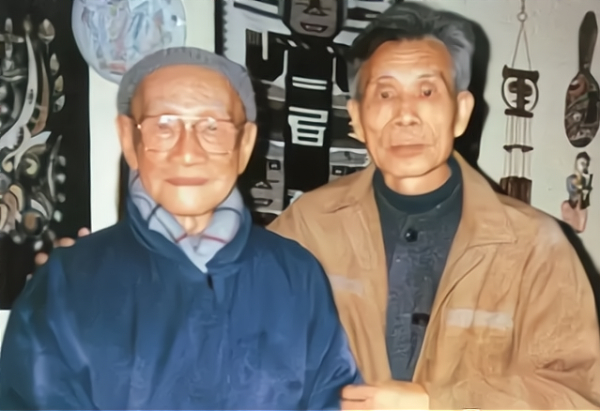 1990年林风眠和吴冠中在香港太古城寓所