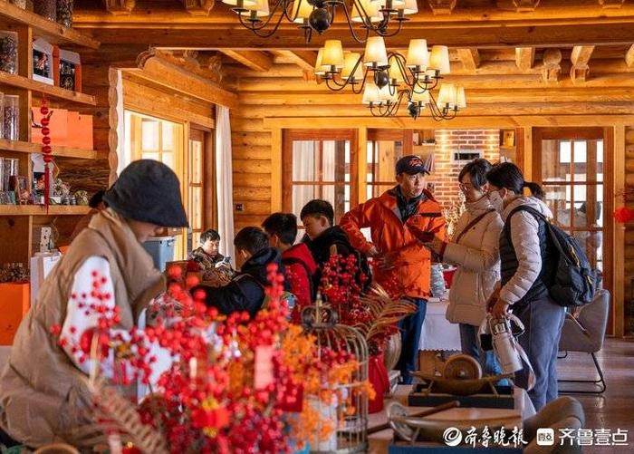 春節濟南九如山旅遊火爆,遊客被冰雪獅龍舞迷住__財經