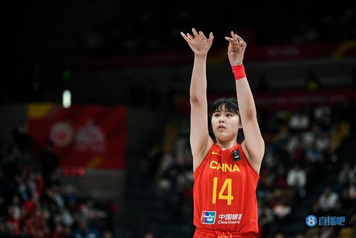 3分!段冉:李梦是中国女篮的定海神针 她是进攻
