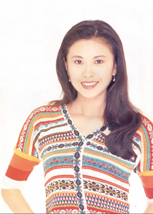 56岁梁雁翎曝近照 当年唱红《像雾像雨又像风》如今模样改变认不出