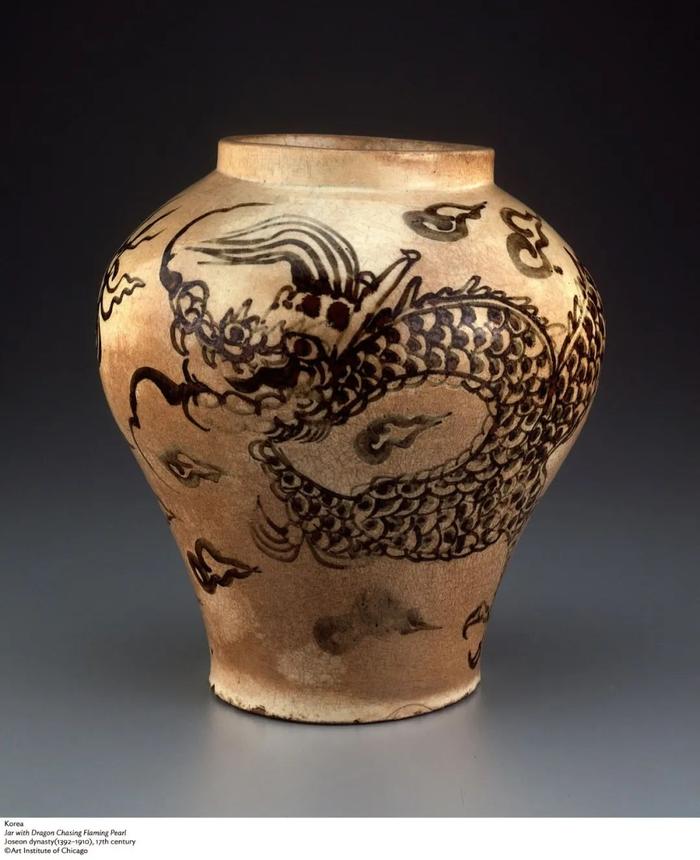 韩国 17世纪 《龙戏珠罐》