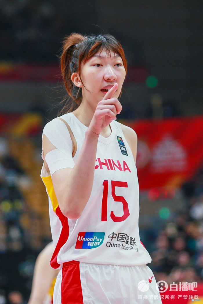 3分!段冉:李梦是中国女篮的定海神针 她是进攻