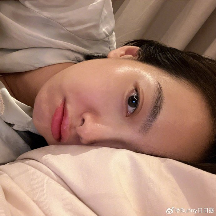 宋茜 素颜也依旧能打|宋茜_新浪新闻