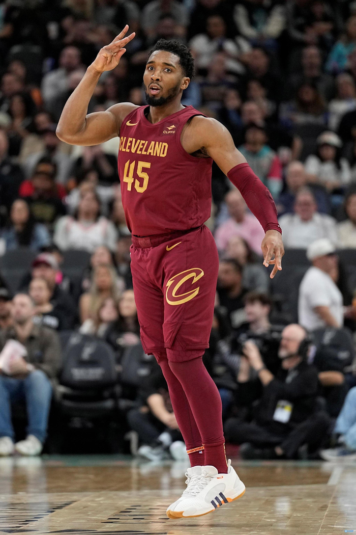 过去18场骑士比对手多得300分16年勇士和19年雄鹿以来首队