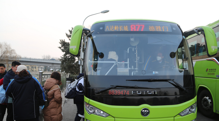 旅游877路公交多项举措应对大客流便利游客假期出行