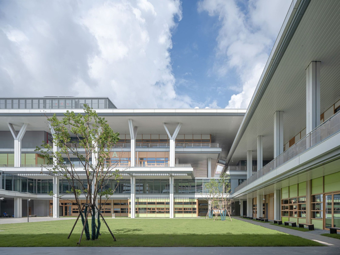 浦东新区青少年活动中心和群众艺术馆 / 山水秀建筑事务所