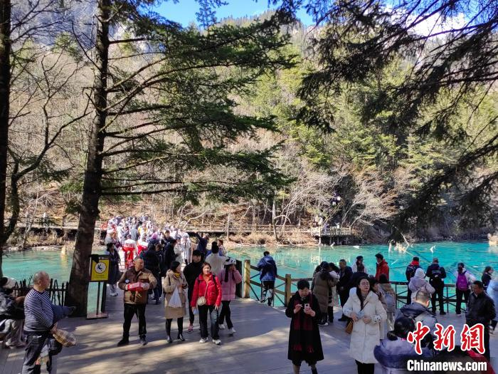 九寨沟景区淡季旅游接待再创新高游客突破3万人次