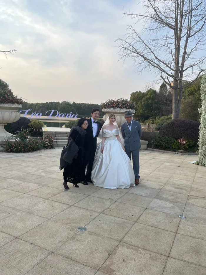 靠一部道德经这个俄罗斯美女征服了谢晖多图直击婚礼