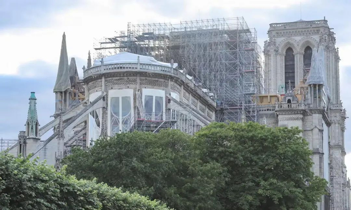 修缮中的巴黎圣母院 图据资料图片