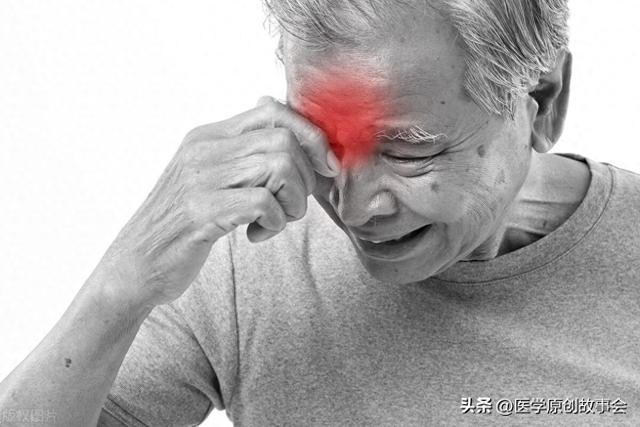 58岁男子深夜脑梗瘫痪,再次提醒:中老年人晚饭后,要少做3件事